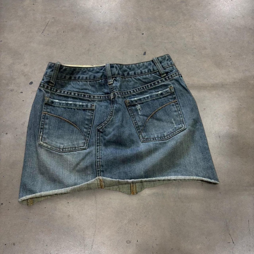 X2 Y2K Blue Denim Distressed Mini Skirt Raw Hem Size 0 - Picture 2 of 6